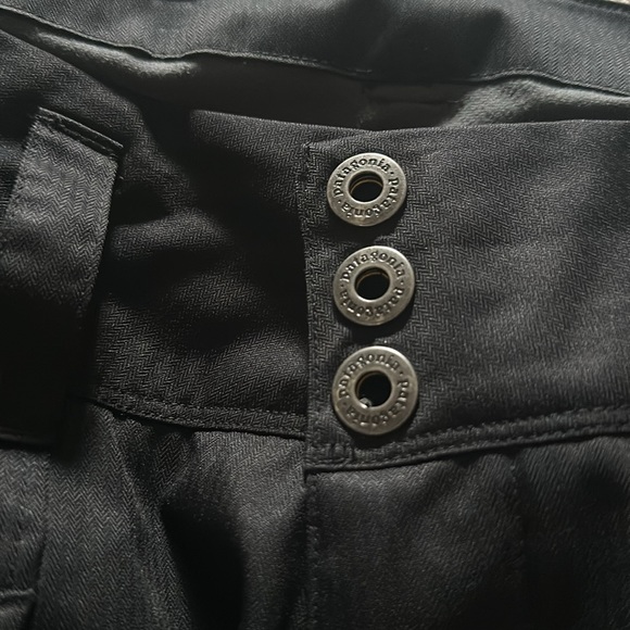 Patagonia ski pants. Worn 1x. No rips or defects. They fit 10/12 pant size. - Picture 2 of 6